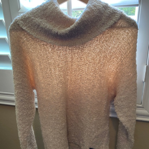 Abercrombie and Fitch sweater - Picture 1 of 1